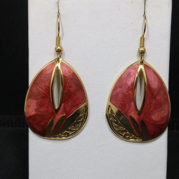 Red Marbled Enamel Gold Plated Drop Earrings, Openwork, 1980s, 2 Inches - Picture 4 of 6